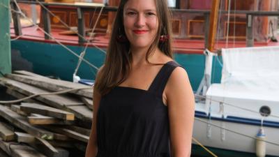 Suzannah V Evans